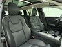 Volvo V60 B4 211pk Plus Bright / Panoramadak / Full-LED / Trekhaak / Elektr. Stoelen / Adapt. Cruise / BLIS / Stoel + Stuur. Verwarming / 18'' / Getint glas / Keyless /