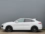 Porsche Cayenne Coupé 3.0 E-Hybrid Carrarawit Metallic Panoramadak Luchtvering Sport-Chrono Achterasbesturing Softclose Vol-Leder NL-Auto