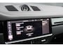 Porsche Cayenne Coupé 3.0 E-Hybrid Carrarawit Metallic Panoramadak Luchtvering Sport-Chrono Achterasbesturing Softclose Vol-Leder NL-Auto