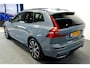 Volvo XC60 2.0 T8 AWD 335kW/456pk Aut8 Recharge LONG RANGE Ultimate Dark LUCHTVERING + HARMAN/KARDON + PANORAMADAK + BLIS + EL.TREKHAAK + PILOT ASSIST + ADAPT.CRUISE + LANE ASSIST + STOEL-&STUURVERWARMING + CAMERA + KEYLESS + PARKSENSOREN + 20" LM-VELGEN!!
