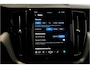 Volvo XC60 2.0 T8 AWD 335kW/456pk Aut8 Recharge LONG RANGE Ultimate Dark LUCHTVERING + HARMAN/KARDON + PANORAMADAK + BLIS + EL.TREKHAAK + PILOT ASSIST + ADAPT.CRUISE + LANE ASSIST + STOEL-&STUURVERWARMING + CAMERA + KEYLESS + PARKSENSOREN + 20" LM-VELGEN!!