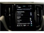 Volvo XC60 2.0 T8 AWD 335kW/456pk Aut8 Recharge LONG RANGE Ultimate Dark LUCHTVERING + HARMAN/KARDON + PANORAMADAK + BLIS + EL.TREKHAAK + PILOT ASSIST + ADAPT.CRUISE + LANE ASSIST + STOEL-&STUURVERWARMING + CAMERA + KEYLESS + PARKSENSOREN + 20" LM-VELGEN!!