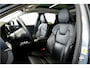 Volvo XC60 2.0 T8 AWD 335kW/456pk Aut8 Recharge LONG RANGE Ultimate Dark LUCHTVERING + HARMAN/KARDON + PANORAMADAK + BLIS + EL.TREKHAAK + PILOT ASSIST + ADAPT.CRUISE + LANE ASSIST + STOEL-&STUURVERWARMING + CAMERA + KEYLESS + PARKSENSOREN + 20" LM-VELGEN!!