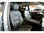Volvo XC60 2.0 T8 AWD 335kW/456pk Aut8 Recharge LONG RANGE Ultimate Dark LUCHTVERING + HARMAN/KARDON + PANORAMADAK + BLIS + EL.TREKHAAK + PILOT ASSIST + ADAPT.CRUISE + LANE ASSIST + STOEL-&STUURVERWARMING + CAMERA + KEYLESS + PARKSENSOREN + 20" LM-VELGEN!!