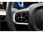 Volvo XC60 2.0 T8 AWD 335kW/456pk Aut8 Recharge LONG RANGE Ultimate Dark LUCHTVERING + HARMAN/KARDON + PANORAMADAK + BLIS + EL.TREKHAAK + PILOT ASSIST + ADAPT.CRUISE + LANE ASSIST + STOEL-&STUURVERWARMING + CAMERA + KEYLESS + PARKSENSOREN + 20" LM-VELGEN!!