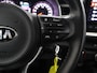 Kia Stonic 1.0 T-GDi MHEV DynamicLine | Trekhaak | Parkeercamera | Apple Carplay/Android Auto | Climate Control | Cruise control |