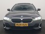 BMW 5-Serie Touring 530e xDrive Luxury Line PHEV 293pk Dealer O.H. | Panodak | Head Up | Camera | Lederen Comfortzetels Massage & Memory | Laser LED | Sfeerverlichting | Stuur Verwarmd | Keyless | Apple Carplay | Plug In Hybrid