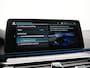 BMW 5-Serie Touring 530e xDrive Luxury Line PHEV 293pk Dealer O.H. | Panodak | Head Up | Camera | Lederen Comfortzetels Massage & Memory | Laser LED | Sfeerverlichting | Stuur Verwarmd | Keyless | Apple Carplay | Plug In Hybrid