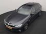 BMW 5-Serie Touring 530e xDrive Luxury Line PHEV 293pk Dealer O.H. | Panodak | Head Up | Camera | Lederen Comfortzetels Massage & Memory | Laser LED | Sfeerverlichting | Stuur Verwarmd | Keyless | Apple Carplay | Plug In Hybrid