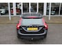 Volvo V60 T3 Automaat Momentum | Camera | Trekhaak | Cruise control | Electrische climate control |