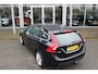 Volvo V60 T3 Automaat Momentum | Camera | Trekhaak | Cruise control | Electrische climate control |