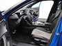 Peugeot e-2008 EV Allure 50 kWh | Panoramadak | Stoelverwarming | Trekhaak | Dodehoekbewaking | Achteruitrijcamera | Alcantara Bekleding