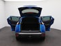 Peugeot e-2008 EV Allure 50 kWh | Panoramadak | Stoelverwarming | Trekhaak | Dodehoekbewaking | Achteruitrijcamera | Alcantara Bekleding