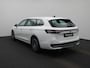 Volkswagen Passat Variant 1.5 eTSI Elegance Business | Direct leverbaar | LED Matrix koplampen | Achterklep elektrisch te openen | Keyless Access | Stoelverwarming | Stuurwielverwarming | Voorstoelen Ergo-Active