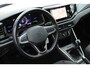 Volkswagen Polo 1.0 TSI 95pk Life / Navigatie / App-Connect / Parkeersensoren Voor & Achter / Donker glas / LM 16 inch Garantie tot 24-04-2027 / 100.000km