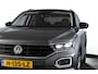 Volkswagen T-Roc 1.5 TSI 150 PK Style Business - Automaat | Adapt. Cruise | Stoelverw. | PDC | Camera | NAV + App. Connect | LED | ECC | Trekhaak | LM 17" |