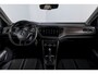 Volkswagen T-Roc 1.5 TSI 150 PK Style Business - Automaat | Adapt. Cruise | Stoelverw. | PDC | Camera | NAV + App. Connect | LED | ECC | Trekhaak | LM 17" |