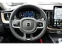 Volvo XC60 T6 Plug-in hybrid AWD Ultra Dark | Panoramadak | Head-up display | Verwarmbare voorstoelen, achterbank en stuurwiel | 360 graden camera | Premium audio by Harman Kardon | Adaptieve cruise control | Keyless | Elektrische achterklep