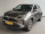 Toyota Yaris Cross 1.5 Hybrid 115 First Edition Rijklaar + Fabrieksgarantie Henk Jongen Auto's in Helmond,  al 50 jaar service zoals 't hoort!