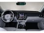 Volvo V60 T6 Recharge AWD Essential Bright - IntelliSafe Assist & Surround - Parkeercamera achter - Verwarmde voorstoelen, stuur & achterbank - Parkeersensoren voor & achter - 18' LMV