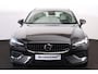 Volvo V60 T6 Recharge AWD Essential Bright - IntelliSafe Assist & Surround - Parkeercamera achter - Verwarmde voorstoelen, stuur & achterbank - Parkeersensoren voor & achter - 18' LMV