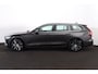 Volvo V60 T6 Recharge AWD Essential Bright - IntelliSafe Assist & Surround - Parkeercamera achter - Verwarmde voorstoelen, stuur & achterbank - Parkeersensoren voor & achter - 18' LMV