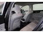 Volvo V60 T6 Recharge AWD Essential Bright - IntelliSafe Assist & Surround - Parkeercamera achter - Verwarmde voorstoelen, stuur & achterbank - Parkeersensoren voor & achter - 18' LMV