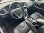 Volvo V40 Cross Country 1.5 T3 Nordic+ | Pano | Memory-stoel | Styling Kit | Leder | Stoelverwarming | Standkachel | Camera | Verwarmde voorruit |