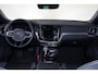 Volvo V60 T6 Recharge AWD Plus Dark - IntelliSafe Assist & Surround - 360º Camera - Harman/Kardon audio - Verwarmde voorstoelen, stuur & achterbank - Parkeersensoren voor & achter - Elektr. bedienb. voorstoelen met geheugen - Elektr. inklapbare trekhaak - 18' LMV