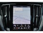 Volvo V60 T6 Recharge AWD Plus Dark - IntelliSafe Assist & Surround - 360º Camera - Harman/Kardon audio - Verwarmde voorstoelen, stuur & achterbank - Parkeersensoren voor & achter - Elektr. bedienb. voorstoelen met geheugen - Elektr. inklapbare trekhaak - 18' LMV