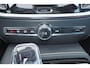 Volvo V60 T6 Recharge AWD Plus Dark - IntelliSafe Assist & Surround - 360º Camera - Harman/Kardon audio - Verwarmde voorstoelen, stuur & achterbank - Parkeersensoren voor & achter - Elektr. bedienb. voorstoelen met geheugen - Elektr. inklapbare trekhaak - 18' LMV