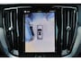 Volvo V60 T6 Recharge AWD Plus Dark - IntelliSafe Assist & Surround - 360º Camera - Harman/Kardon audio - Verwarmde voorstoelen, stuur & achterbank - Parkeersensoren voor & achter - Elektr. bedienb. voorstoelen met geheugen - Elektr. inklapbare trekhaak - 18' LMV