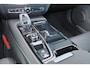 Volvo V60 T6 Recharge AWD Plus Dark - IntelliSafe Assist & Surround - 360º Camera - Harman/Kardon audio - Verwarmde voorstoelen, stuur & achterbank - Parkeersensoren voor & achter - Elektr. bedienb. voorstoelen met geheugen - Elektr. inklapbare trekhaak - 18' LMV
