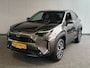 Toyota Yaris Cross 1.5 Hybrid 115 First Edition Rijklaar + Fabrieksgarantie Henk Jongen Auto's in Helmond,  al 50 jaar service zoals 't hoort!
