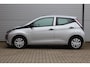 Toyota Aygo 1.0 VVT-i x-now Airco/4-Seizoensbanden/Rijklaar!