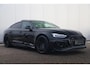 Audi RS5 Sportback 2.9 TFSI RS 5 Quattro 450PK Fabrieksgarantie Black Optic Virtual Cockpit Laser LED B&O HUD Panoramadak Nappa Leder Massage Carbon Inleg Alcantara Stuur 360 Camera Dealer Onderhouden 20 inch LMV Stuur & Stoelverwarming Dynamic Pack