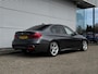 BMW 3-Serie 318i Sedan High Executive | LCI | M Sport | Schuifdak | LED | Leder |18 inch | NL Auto |