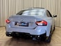 BMW 2-Serie Coupé M240i xDrive *Brooklyn Grey* Schuif-/Kanteldak HUD / Harman/Kardon / Stuurverwarming / Keyless / Carplay / Camera / Leder / Cruise / 19'' LMV