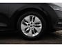 Skoda Octavia Combi 1.0 e-TSI Sport Business Automaat Sportstoelen 16 inch LMV Navigatie Clima Adaptive Cruise Sfeerverlichting Carplay Android PDC