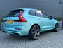 Volvo XC60 2.0 T8 Plug-in hybrid AWD Ultra Dark HEICO SPORTIV | HEICO SPORTIV | FLASH GREEN | 22" Custom Pegasus velgen | Luchtvering | Full Option! |