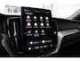 Volvo XC60 2.0 T6 Plug-in hybrid AWD Ultra Black Edition | Nappa leder Open Grid | Panoramadak | Visual Park Assist | Luchtvering | Preconditioning | Getinte ramen | Headup | Full Led | Driver Assistance | Driver Awareness | 22 Inch | Premium Audio by Harman Kardon | Google Maps | Google Assistant | Blis | Elektrische achterklep | Verwarmbaar stuurwiel | Keyless | Elektrisch verstelbare voorstoelen met geheugen | Stoelverwarming voor en achter