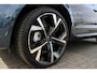 Volvo XC60 2.0 T6 Plug-in hybrid AWD Ultra Black Edition | Nappa leder Open Grid | Panoramadak | Visual Park Assist | Luchtvering | Preconditioning | Getinte ramen | Headup | Full Led | Driver Assistance | Driver Awareness | 22 Inch | Premium Audio by Harman Kardon | Google Maps | Google Assistant | Blis | Elektrische achterklep | Verwarmbaar stuurwiel | Keyless | Elektrisch verstelbare voorstoelen met geheugen | Stoelverwarming voor en achter
