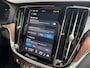Volvo V60 T6 Plug-In Hybrid Ultra Dark | Bowers & Wilkins | Stoelmassage | Pano | 360 camera | Gelamineerd glas | Nappa leder |
