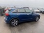 Kia Niro Hybrid 1.6 GDi Dynamicline Navigatie, Nieuw geleverd & dealeronderhouden, Apple CarPlay/Android Auto, parkeersensoren, achteruitrij camera, adaptieve cruise control, automaat & NL-auto!