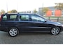 Volvo V70 2.5T Summum, netto € 5.750, Carplay, Leder, bijtel vriendelijk!