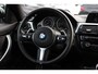 BMW 4-Serie Coupé 420i Executive / Alcantara / Spoiler / 19'' / Navigatie / Parkeerhulp achter / Sportstoelen / Cruise Control