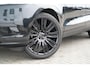 Land Rover Range Rover Velar 2.0 I4 Turbo AWD SE | Volledig onderhouden | Panoramisch schuif/kanteldak | Apple CarPlay | Stuurwielverwarming | Meridian Audio | Cruise Control | Parkeercamera | Climate Control |
