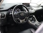 Lexus NX 300h AWD Luxury Line Parelmoer wit! (Afn. Trekhaak / Pano / ACC / Navi / Carplay)