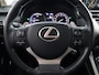 Lexus NX 300h AWD Luxury Line Parelmoer wit! (Afn. Trekhaak / Pano / ACC / Navi / Carplay)