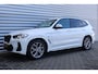 BMW X3 XDRIVE30e 292PK HIGH EXECUTIVE M-SPORT AUTOMAAT / NAVI / LEDER / FULL-LED / CLIMA / 18" LMV / FACELIFT / KEYLESS / 360 CAMERA / ELEKTR. TREKHAAK / CRUISECONTROL / WINTERPAKKET / NIEUWSTAAT !!